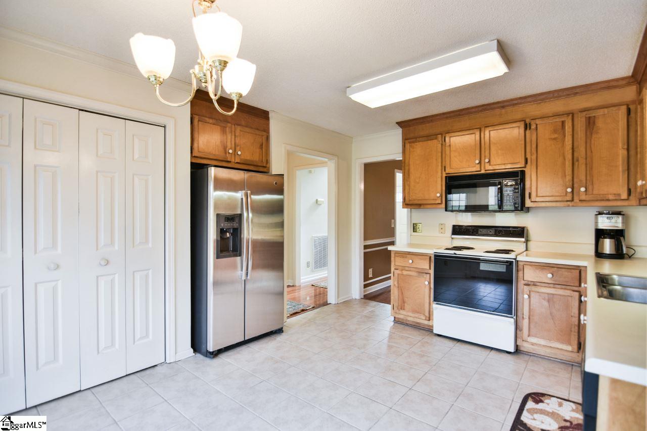 4 Spring Court Simpsonville, SC 29680 - Photo 10 of 31 Gallery Image 10