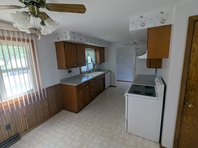 $214,000 | 1608 Plainview Lane, Albert Lea, MN 56007