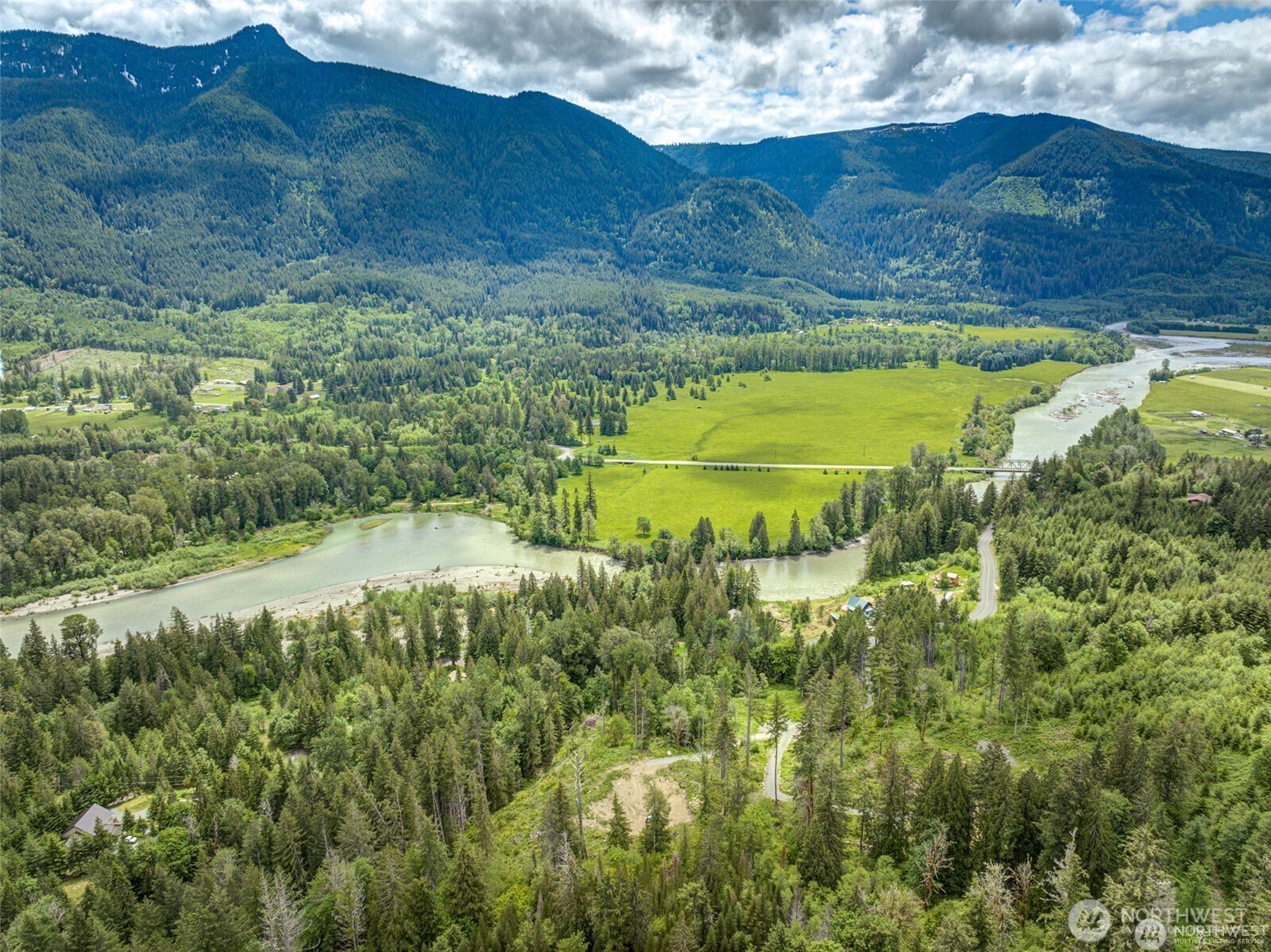 189 Carr Road Randle, WA 98377 - Photo 2 of 4 a view of a swimming pool with a yard