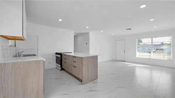 $2,950 | 4285 Southwest 48th Court, Unit 4285, Dania Beach, FL 33314