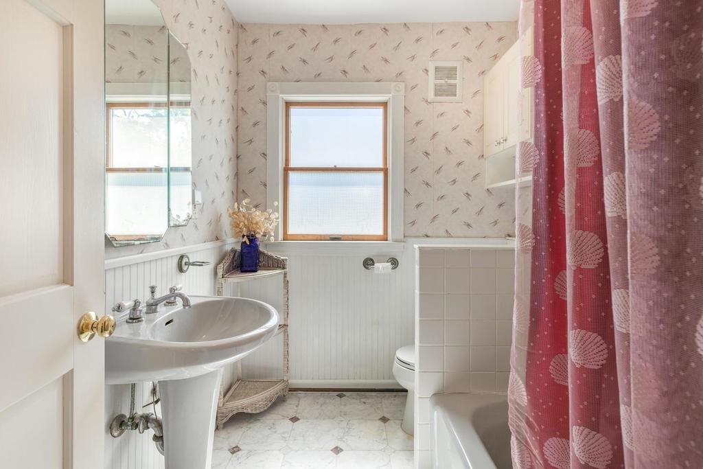 66 Sutherland Road Arlington, MA 02476 - Photo 27 of 34 Gallery Image 27