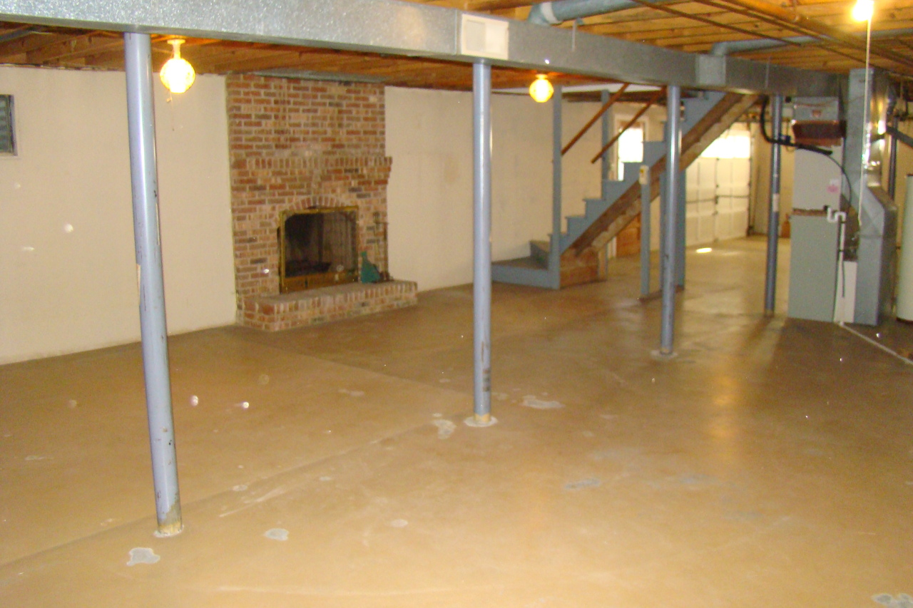 3472 Greencliff Road Roanoke, VA 24018 - Photo 14 of 16 INTERIOR