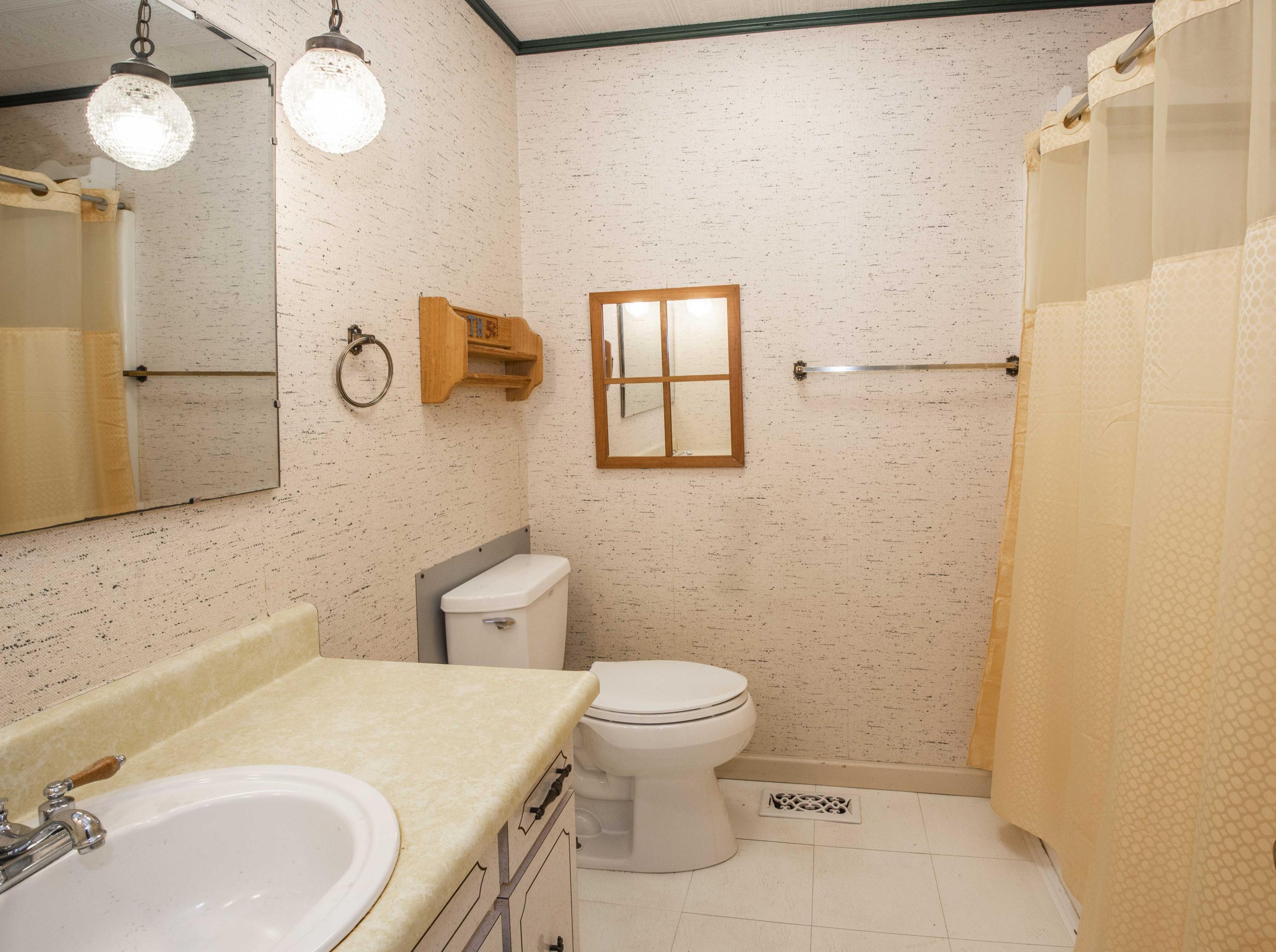 7710 Chestnut Hill Road Townsend, TN 37882 - Photo 24 of 38 Extra Bath _1