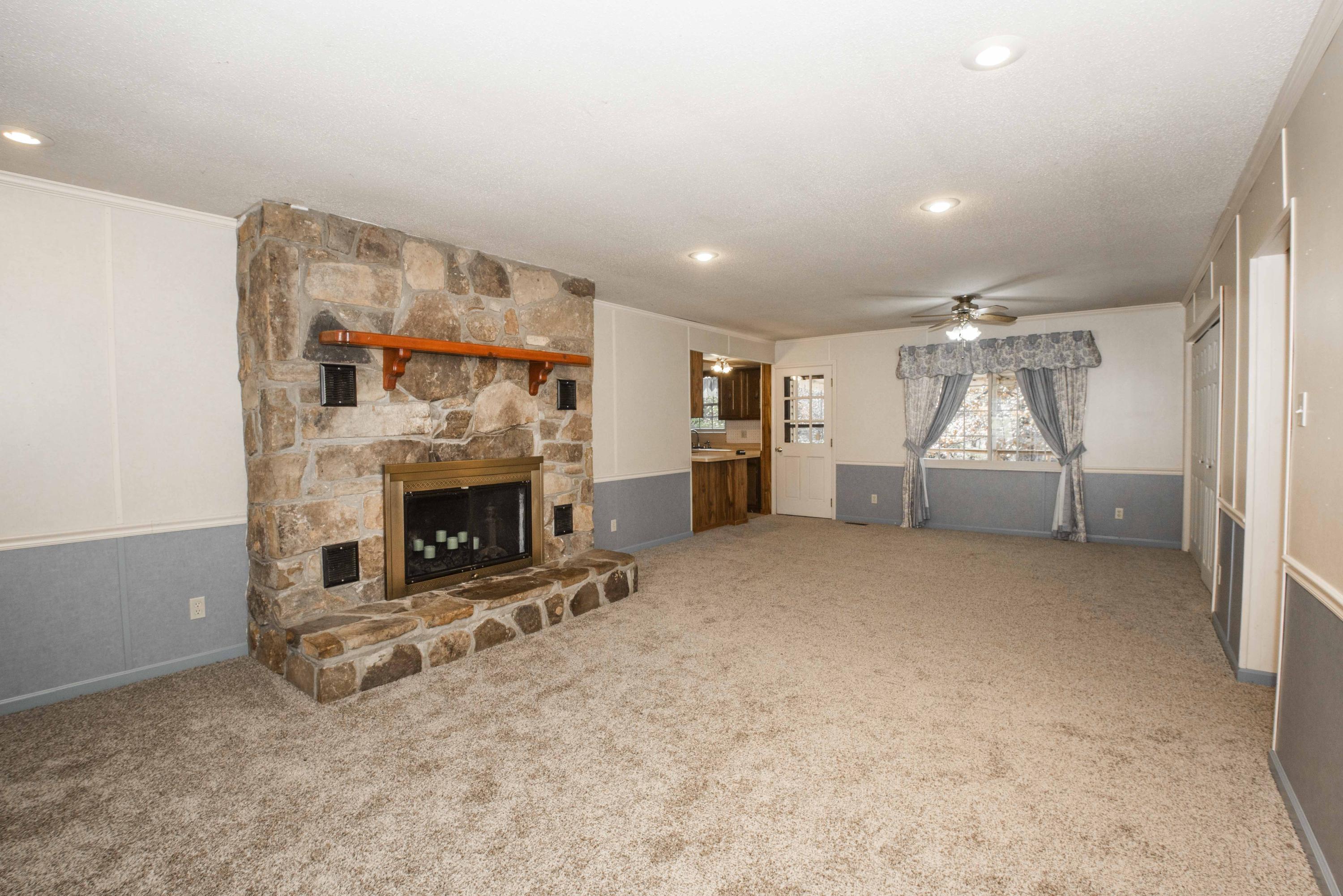 7710 Chestnut Hill Road Townsend, TN 37882 - Photo 5 of 38 Living 4_1