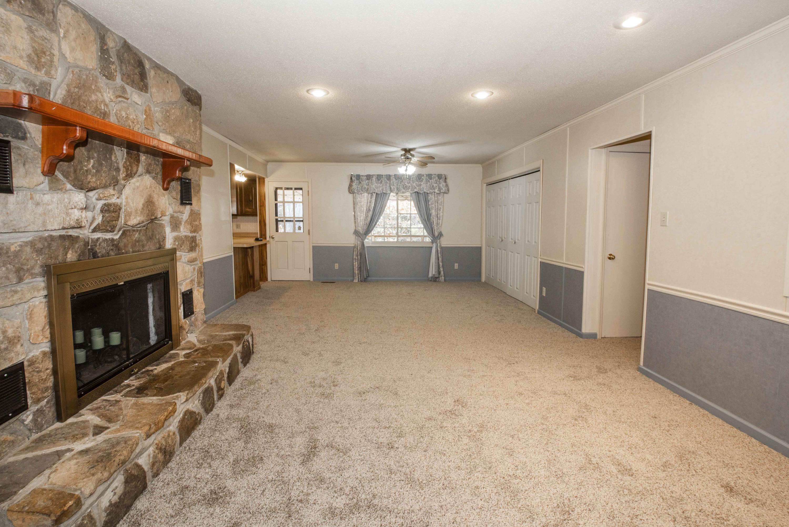 7710 Chestnut Hill Road Townsend, TN 37882 - Photo 6 of 38 Living 3_1