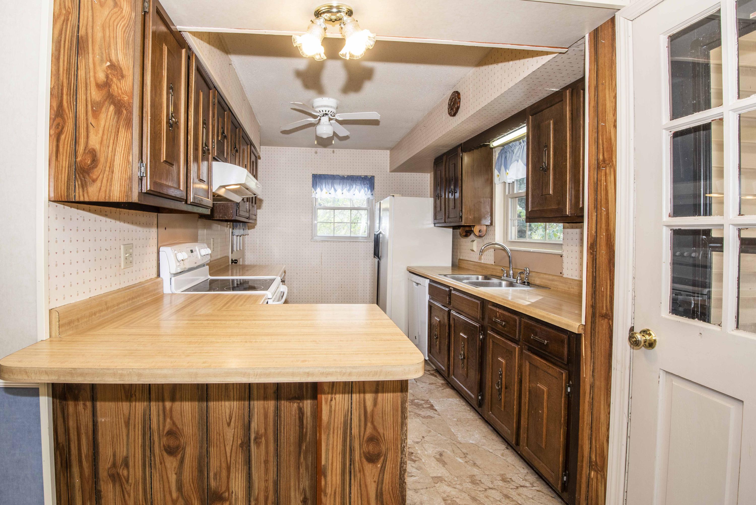 7710 Chestnut Hill Road Townsend, TN 37882 - Photo 9 of 38 Kitchen_1