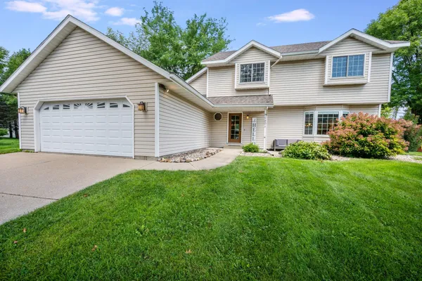 $399,000 | 120 Chaucer Court, Mankato, MN 56001