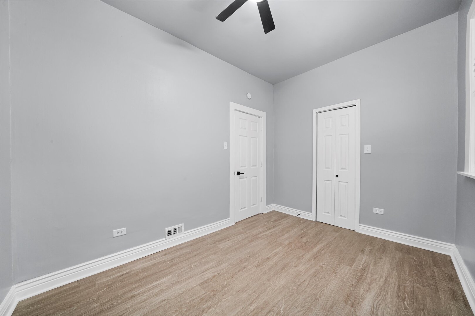 7917 South Ellis Avenue Chicago, IL 60619 - Photo 10 of 33 a view of an empty room