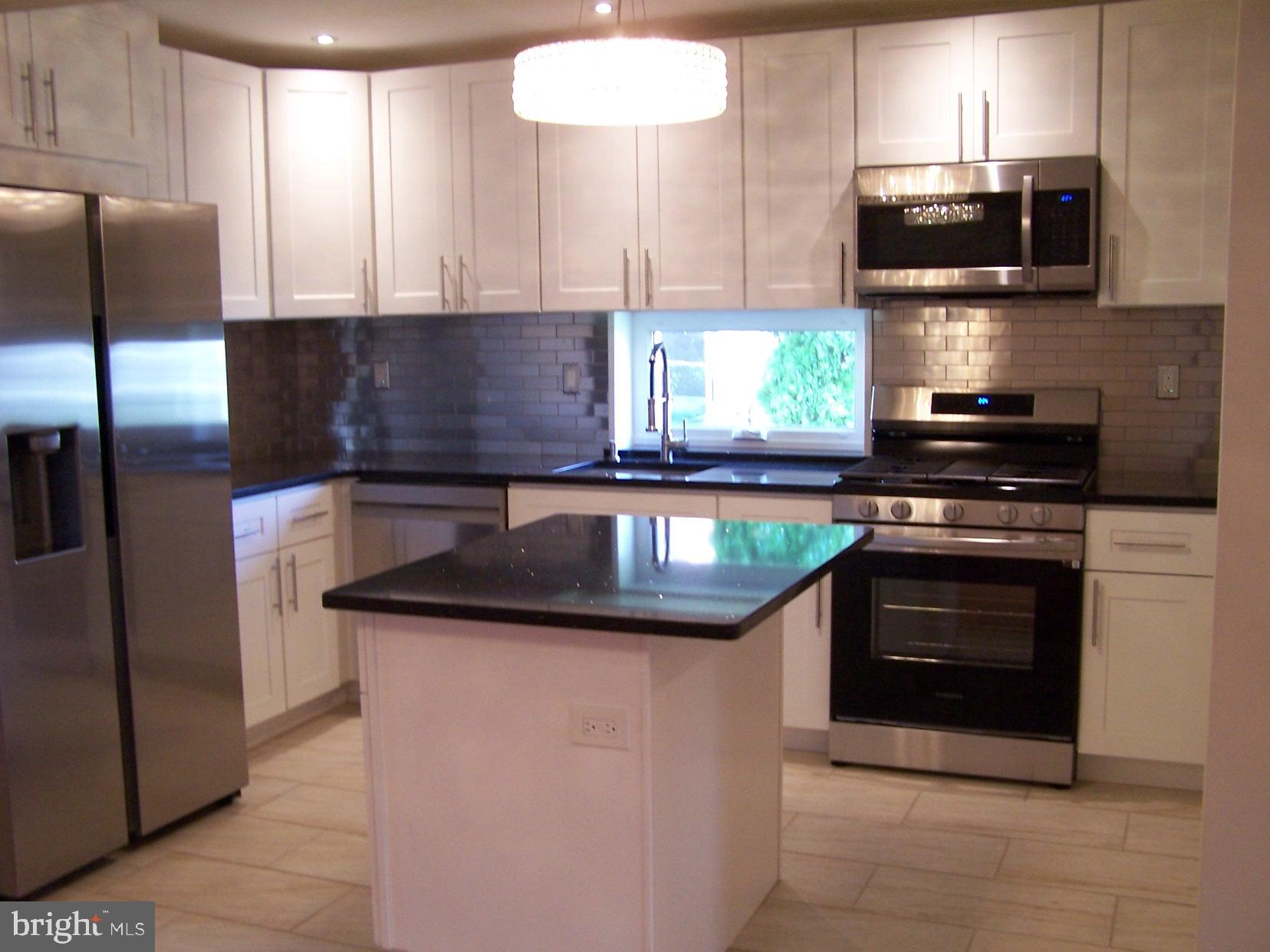 3399 South Keswick Road Philadelphia, PA 19114 - Photo 7 of 26 Gallery Image 7