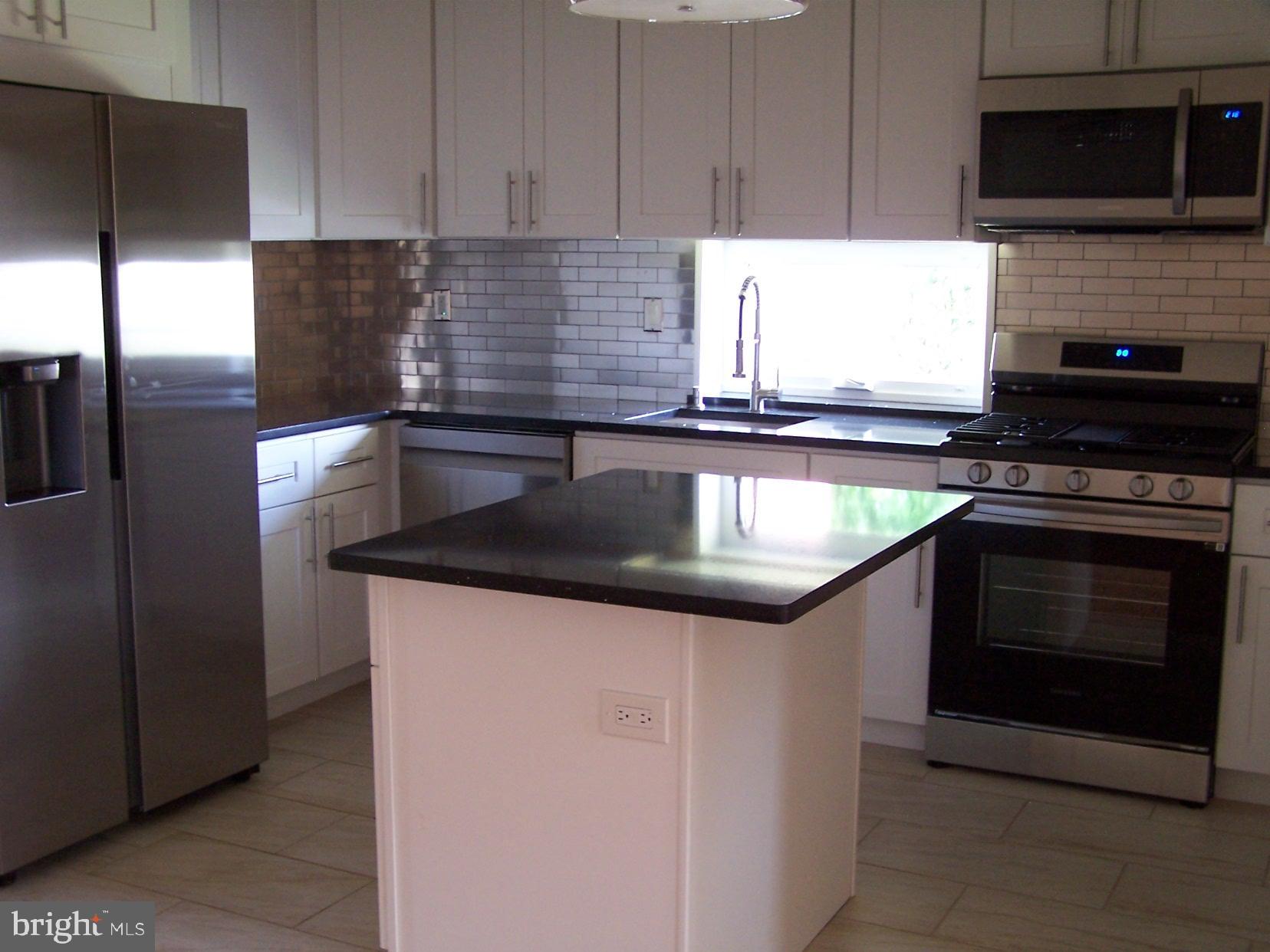3399 South Keswick Road Philadelphia, PA 19114 - Photo 8 of 26 Gallery Image 8