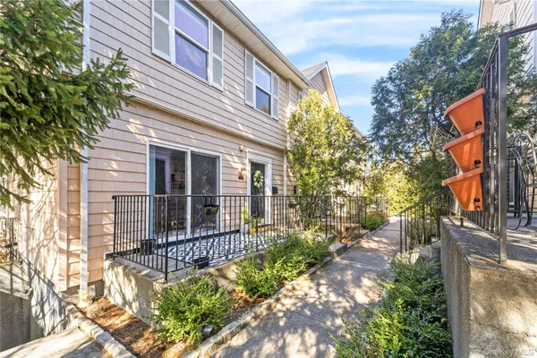 $3,490 | 110-112 South Broadway, White Plains, NY 10605