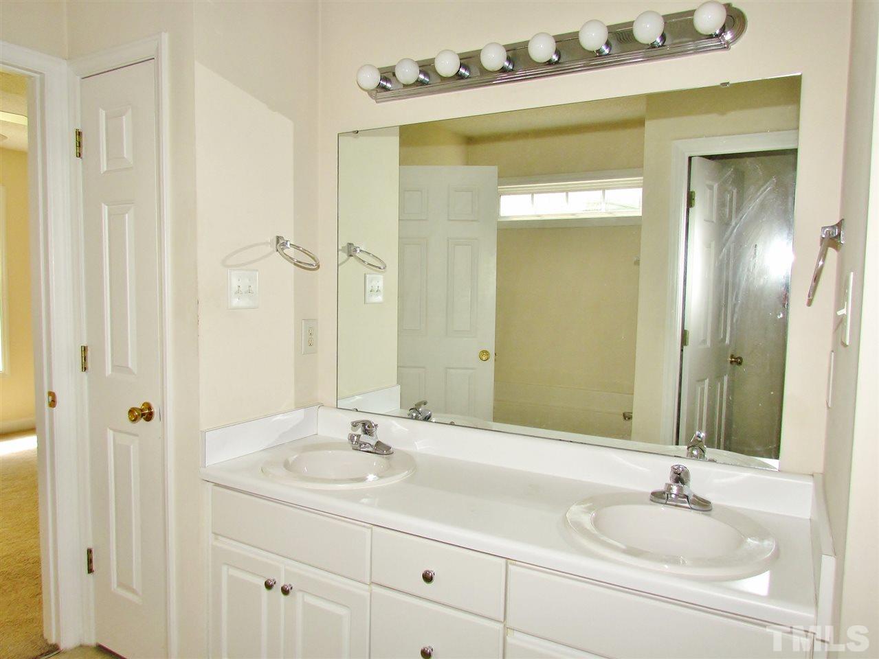 5660 Tealbrook Drive Raleigh, NC 27610 - Photo 13 of 25 Gallery Image 13