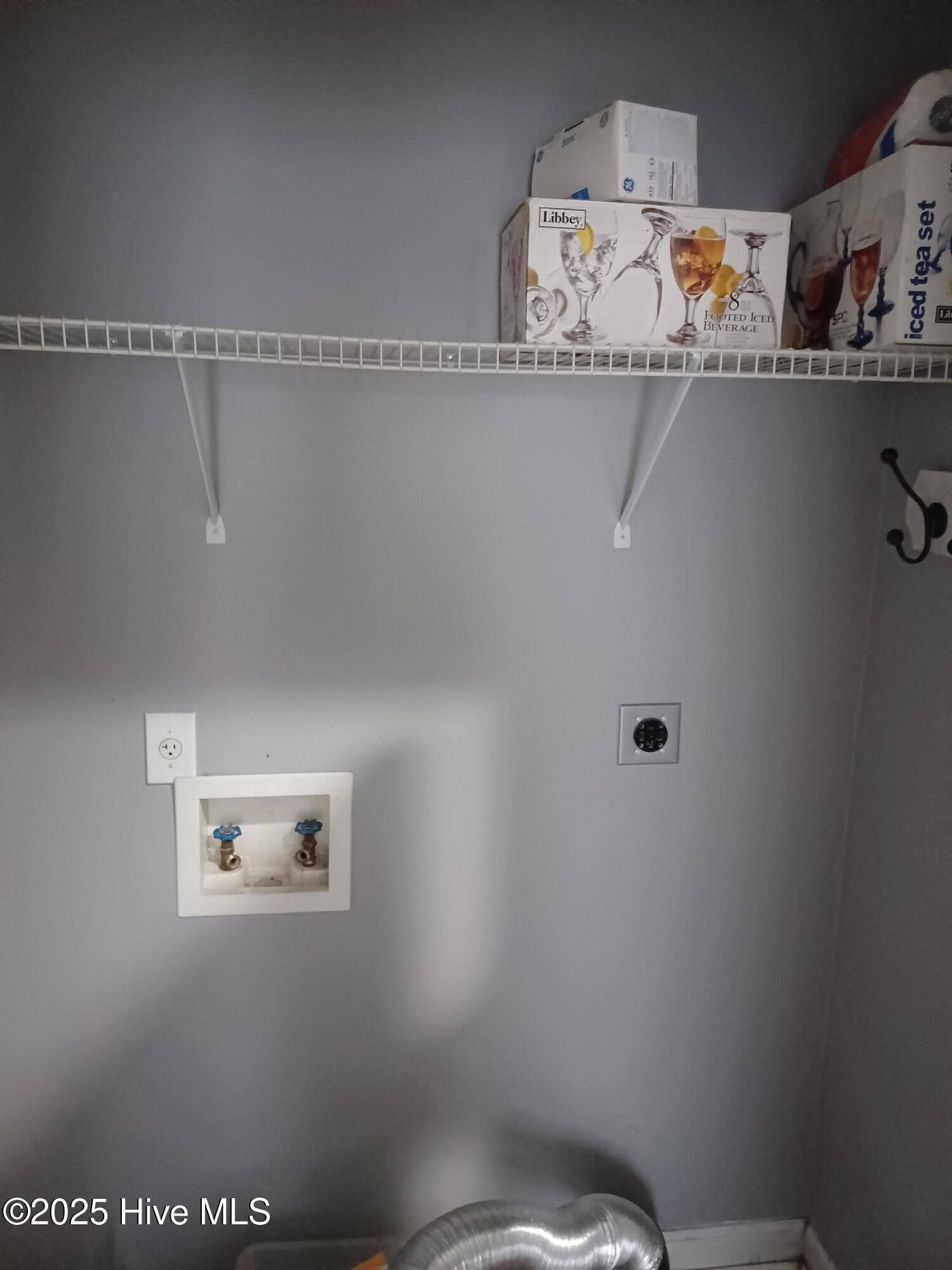 1929 Daly Waldrop Road Kinston, NC 28504 - Photo 14 of 17 laundry closet