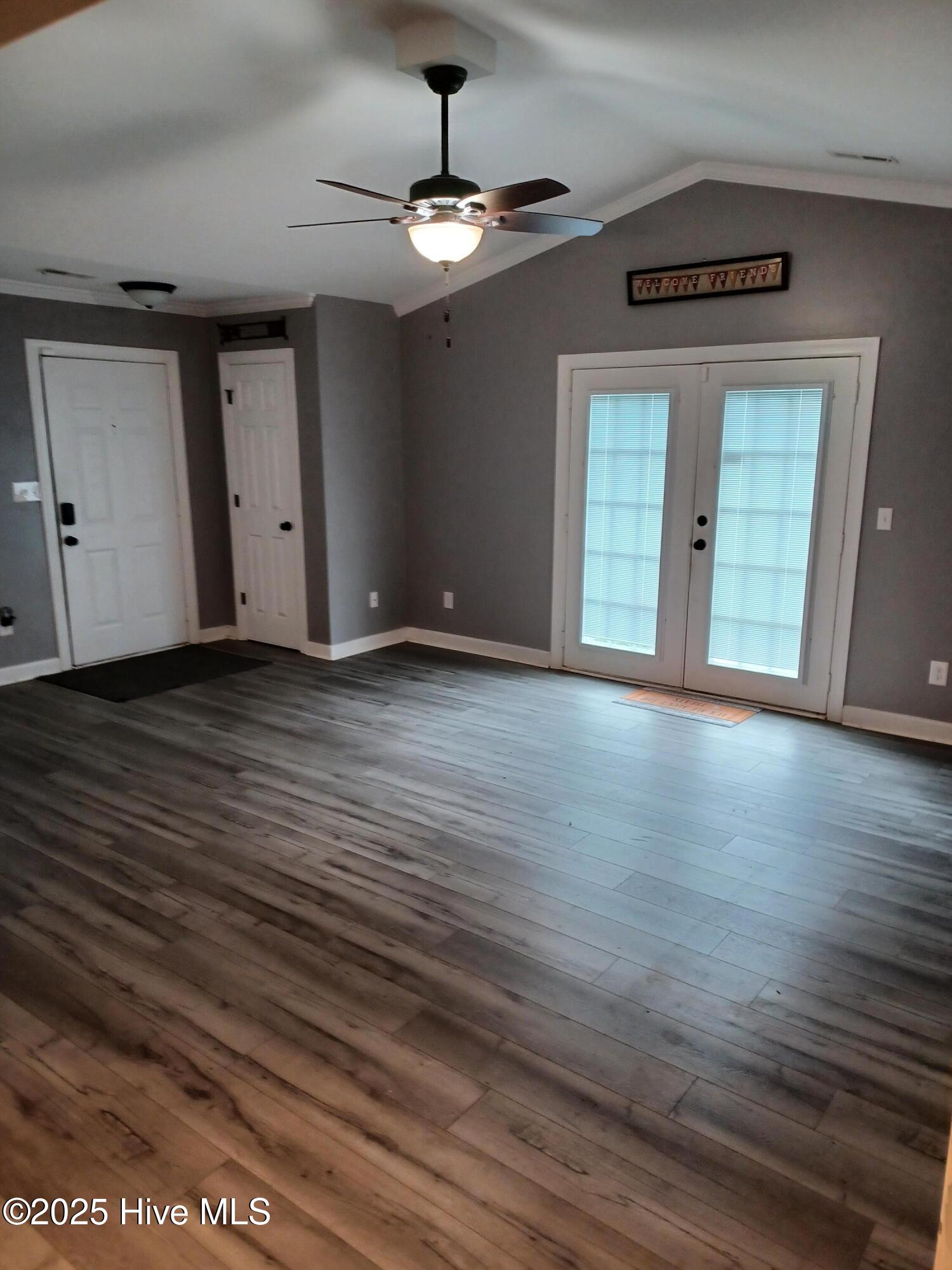 1929 Daly Waldrop Road Kinston, NC 28504 - Photo 3 of 17 great room