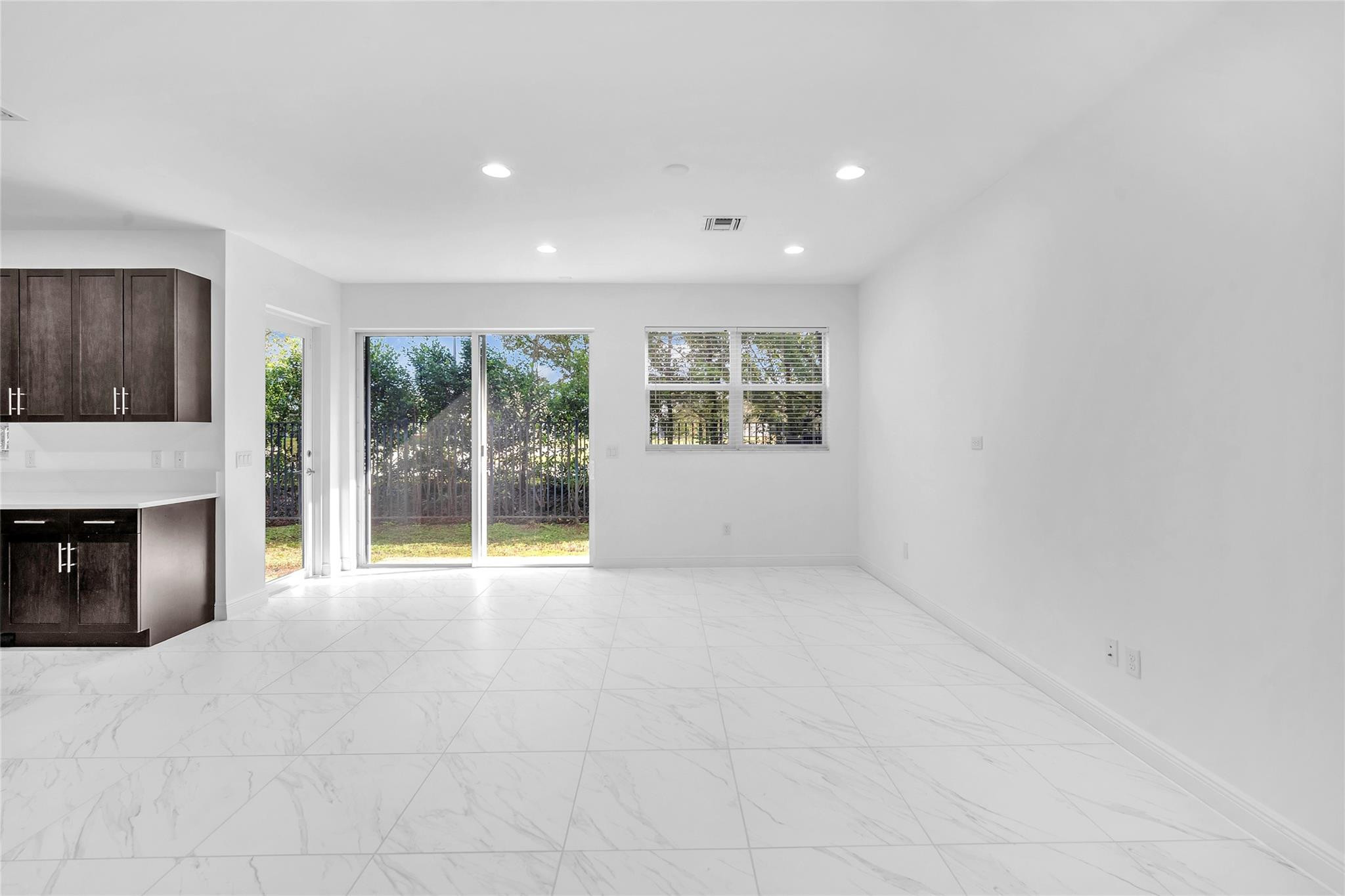 6947 Pines Circle, Unit 21 Coconut Creek, FL 33073 - Photo 6 of 24 Photo 6