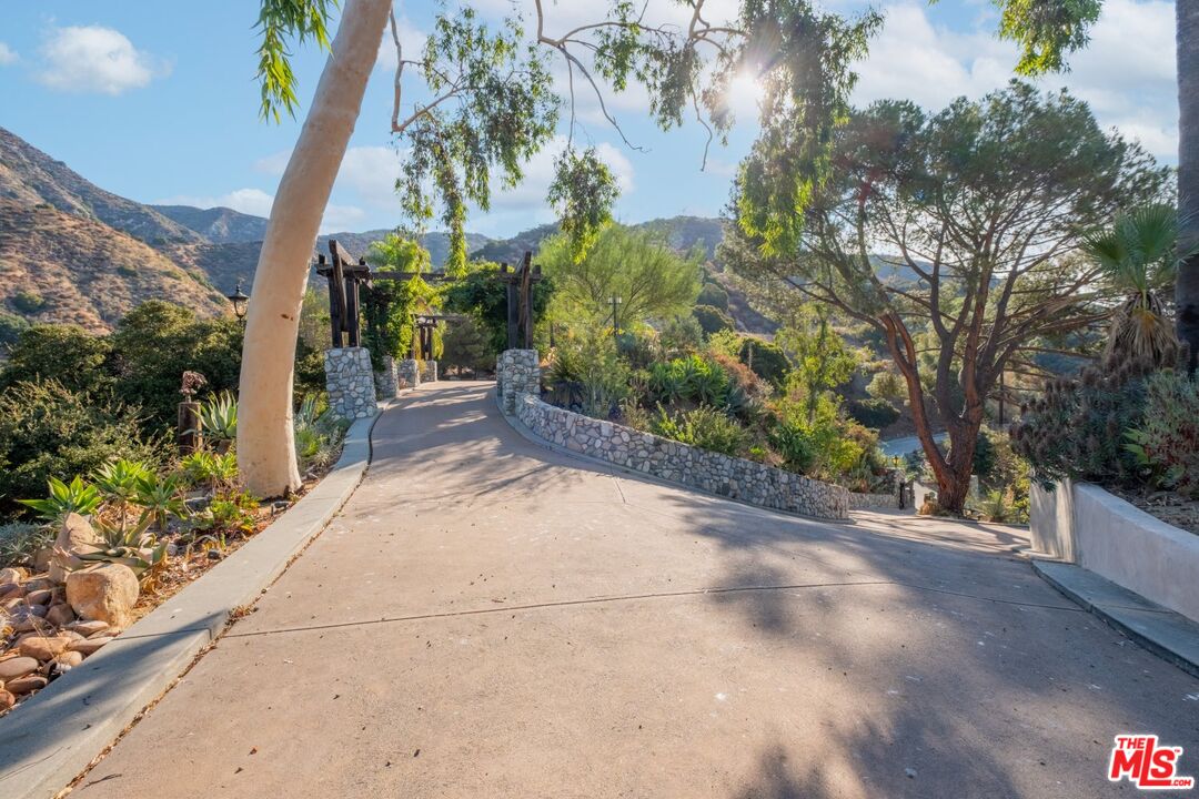 6820 Parsons Trail Tujunga, CA 91042 - Photo 5 of 36 a view of a garden