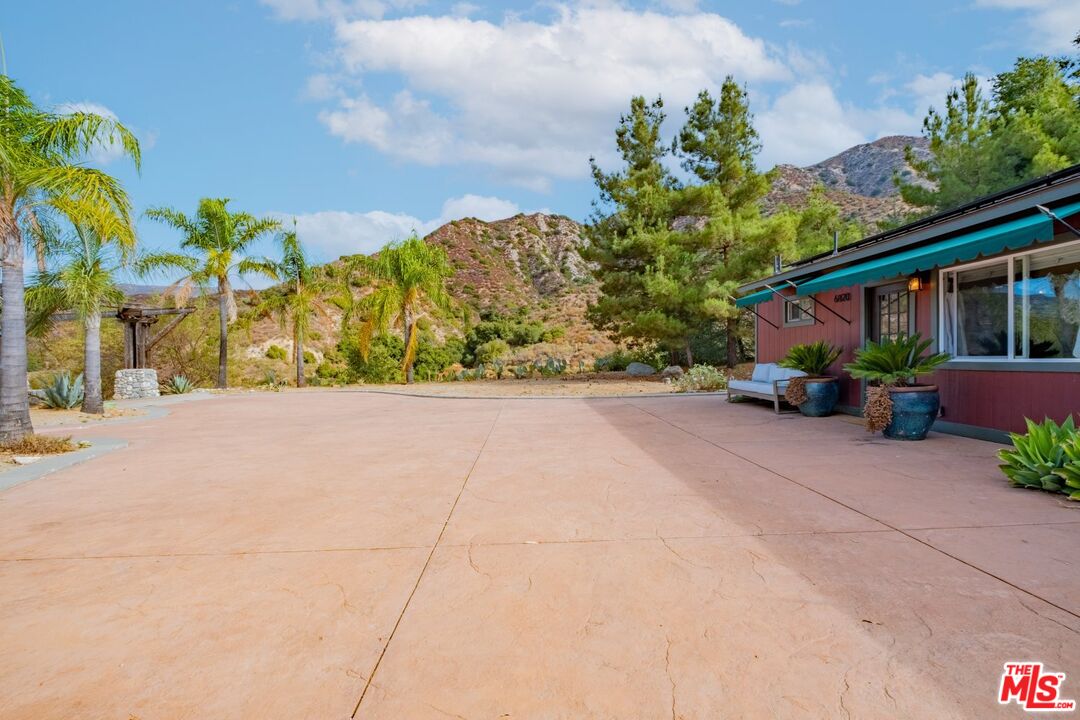 6820 Parsons Trail Tujunga, CA 91042 - Photo 10 of 36