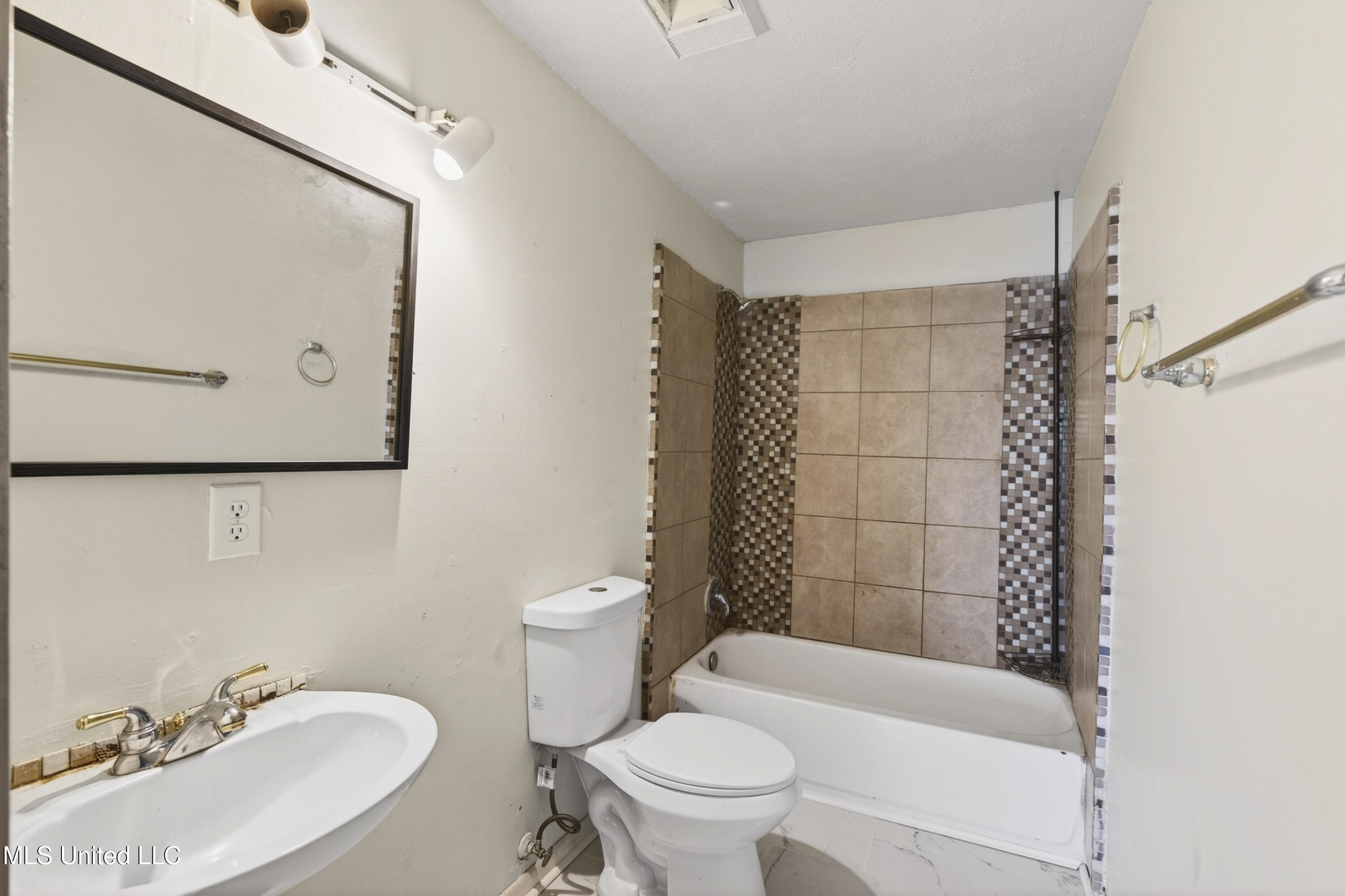 1505 R Dixie Avenue Gulfport, MS 39501 - Photo 17 of 25 1505DixieAve-17