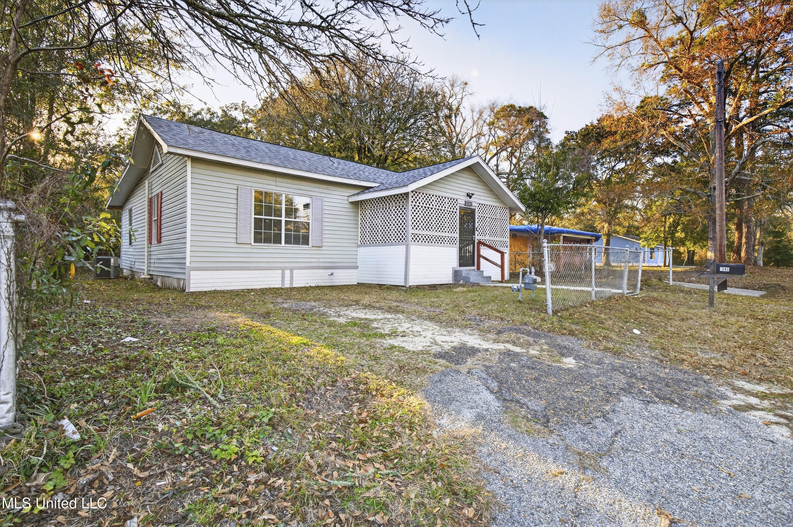 1505 R Dixie Avenue Gulfport, MS 39501 - Photo 3 of 25 1505DixieAve-3