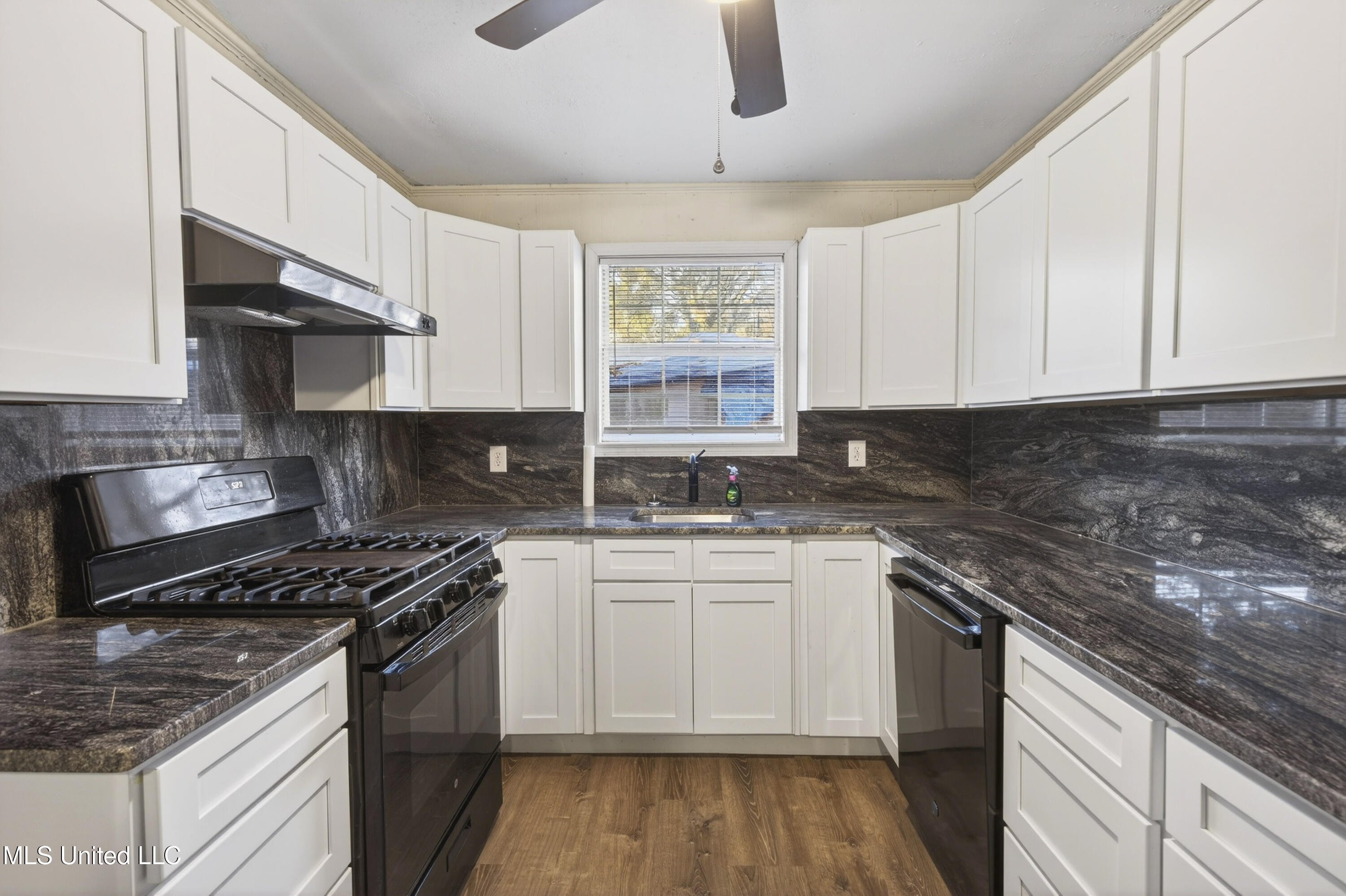 1505 R Dixie Avenue Gulfport, MS 39501 - Photo 10 of 25 1505DixieAve-10