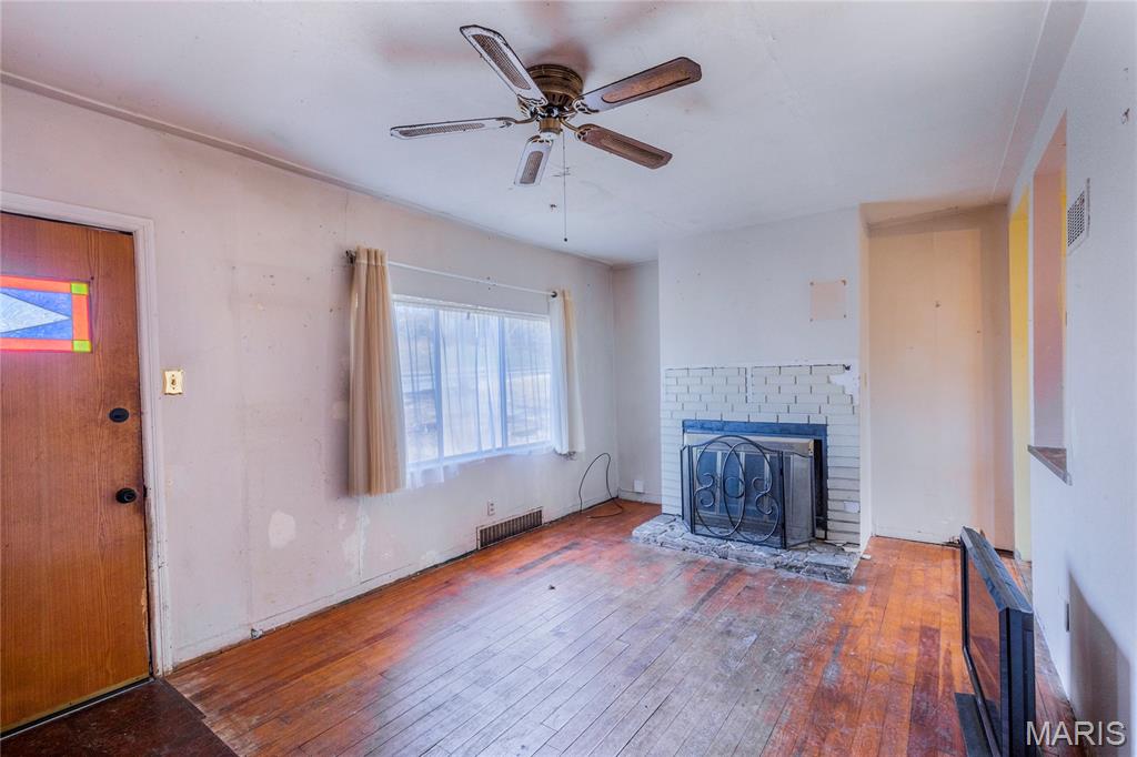 7786 Becker Road St. Louis, MO 63129 - Photo 3 of 19