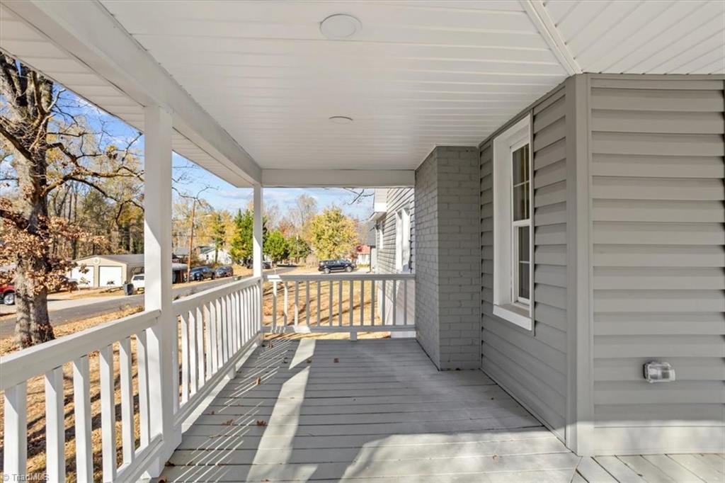 143 Lambeth Road Thomasville, NC 27360 - Photo 4 of 25