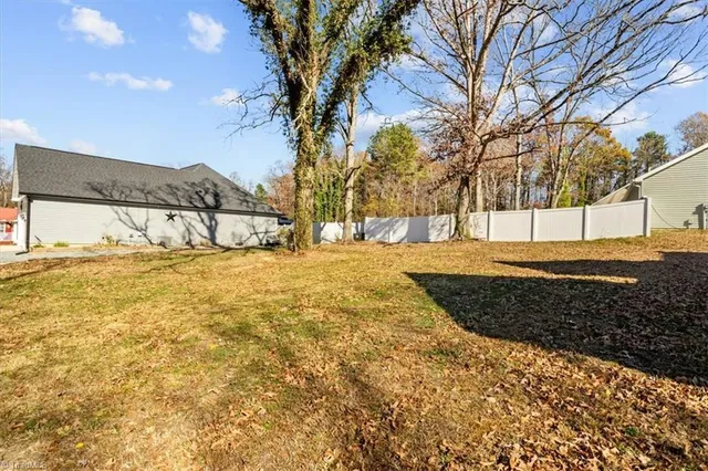 $284,000 | 143 Lambeth Road, Thomasville, NC 27360