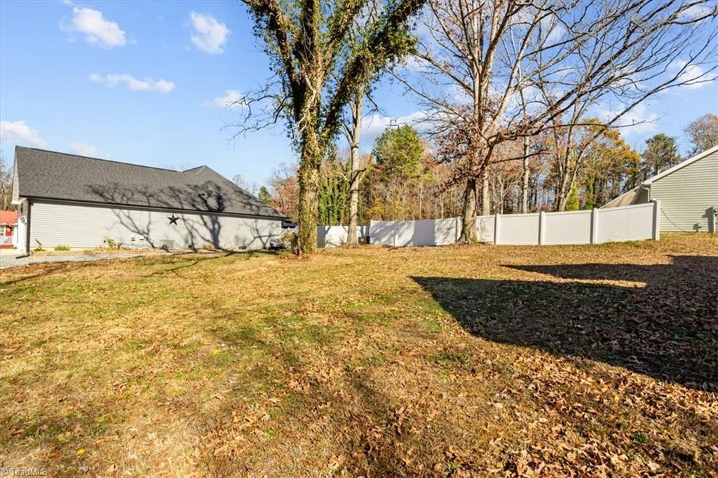 143 Lambeth Road Thomasville, NC 27360 - Photo 7 of 25