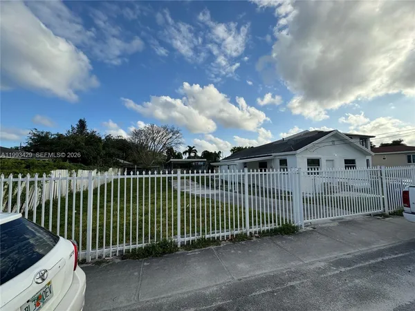 $2,990 | Gladeview, Miami, FL 33147