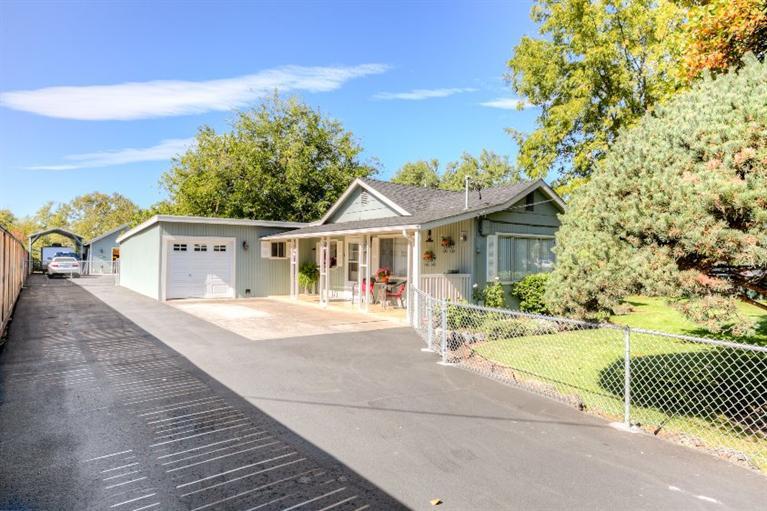 3621 Table Rock Road Medford, OR 97504 - Photo 2 of 35 Additional Photo