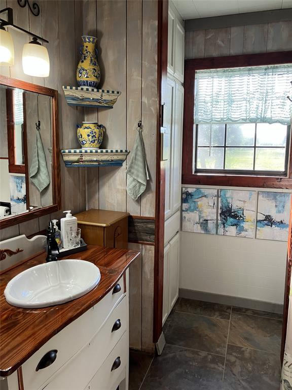 2454 Rains County Road 1402 Point, TX 75472 - Photo 13 of 27 Master Bath