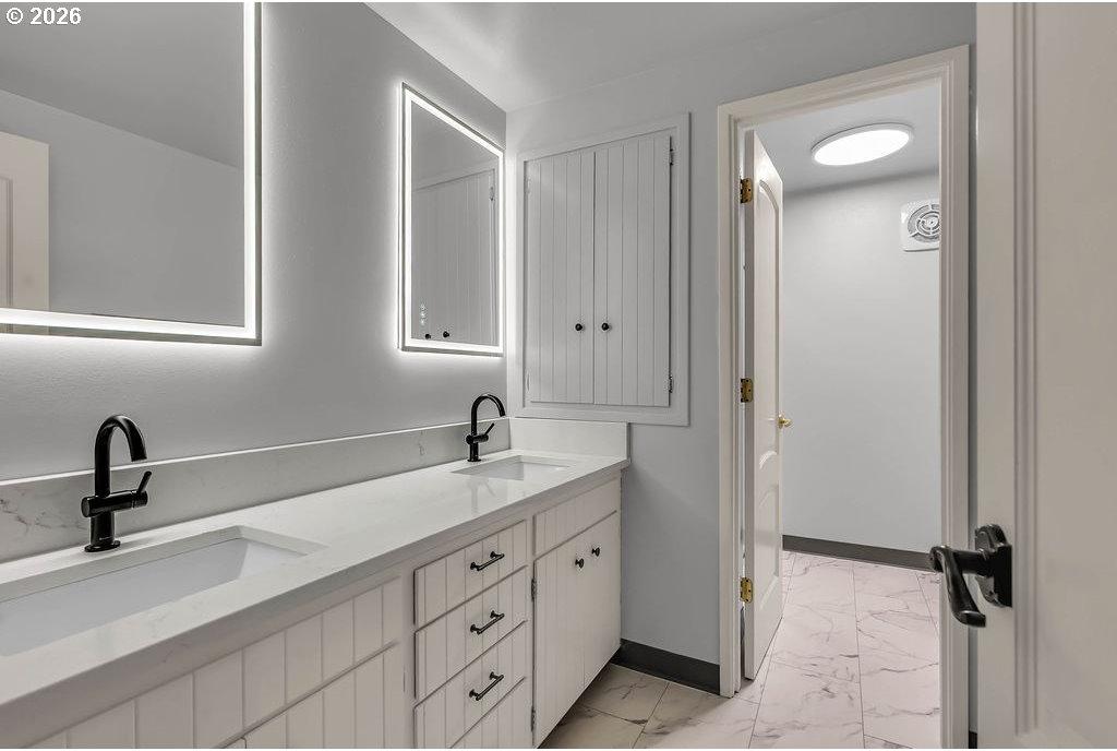 18485 Northeast Smith Road Newberg, OR 97132 - Photo 28 of 46 Bathroom
