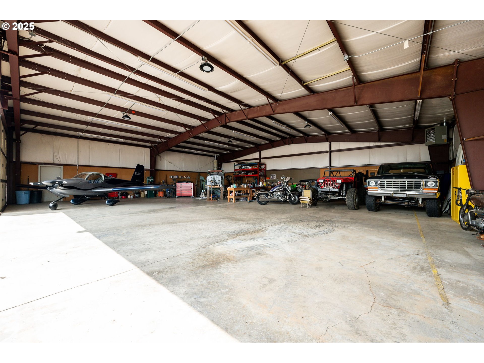 29497 South Meridian Road Hubbard, OR 97032 - Photo 15 of 46