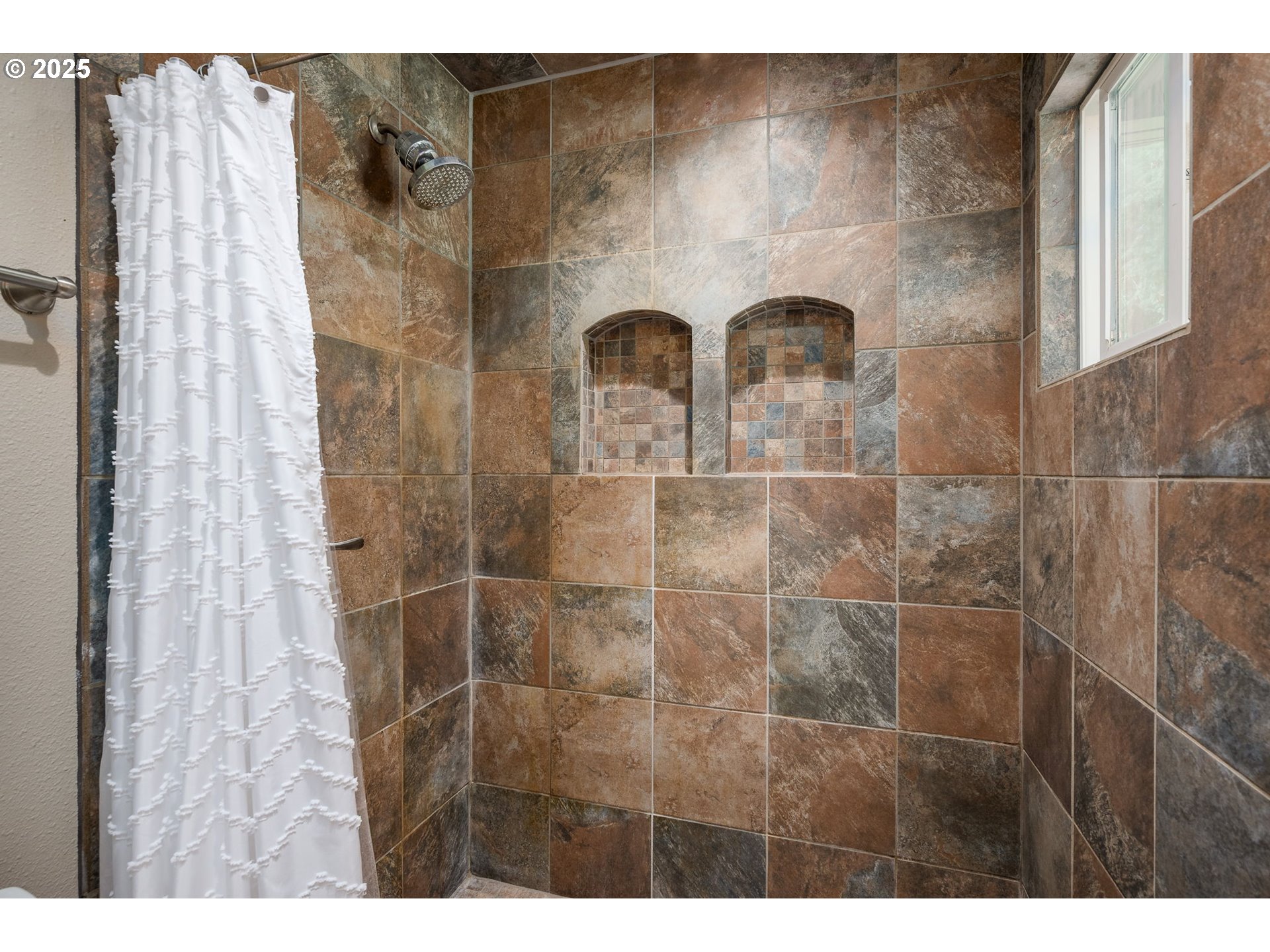 29497 South Meridian Road Hubbard, OR 97032 - Photo 24 of 46