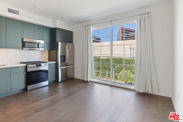 $2,495 | 11908 Exposition Boulevard, Los Angeles, CA 90064