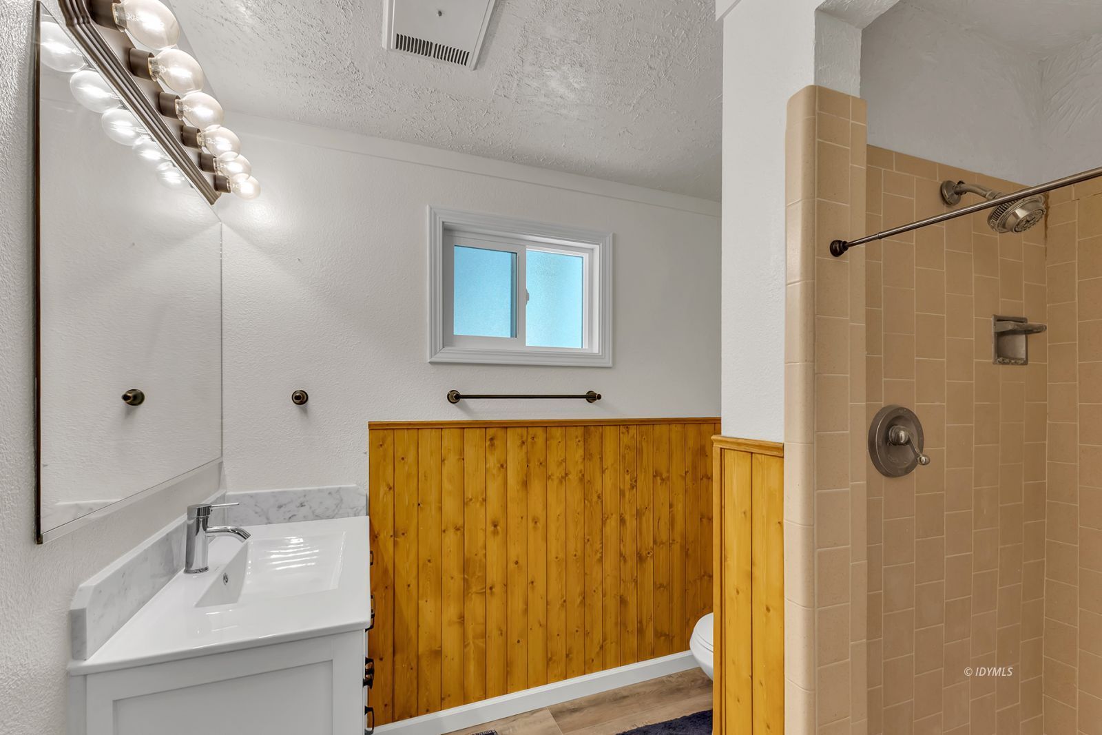 55175 John Muir Road, Unit CALIFO Idyllwild, CA 92549 - Photo 38 of 51 Lower level 3/4 bath