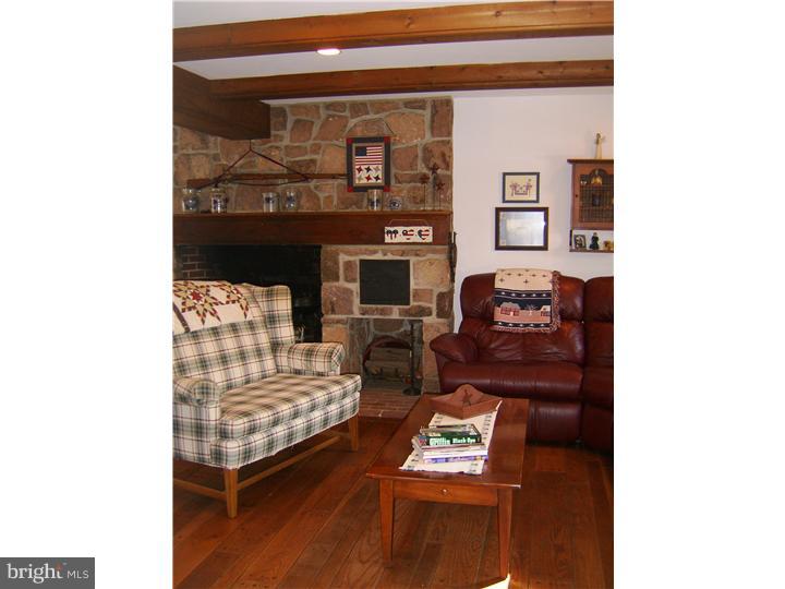1180 Shenkel Road Pottstown, PA 19465 - Photo 4 of 25 Great Room