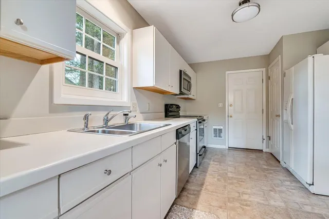 $199,000 | 2181 Oak Hill Drive, Canadensis, PA 18325