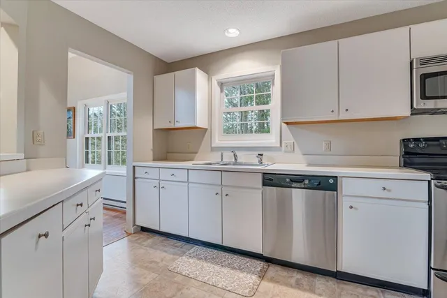 $199,000 | 2181 Oak Hill Drive, Canadensis, PA 18325