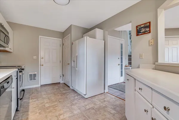 $199,000 | 2181 Oak Hill Drive, Canadensis, PA 18325