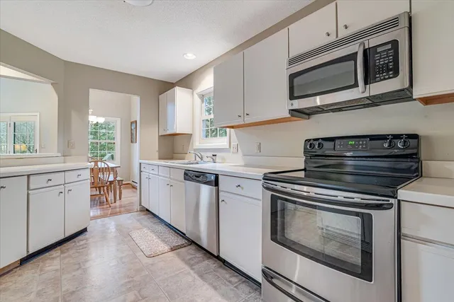 $199,000 | 2181 Oak Hill Drive, Canadensis, PA 18325