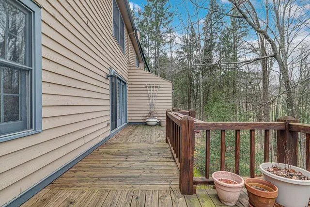 $199,000 | 2181 Oak Hill Drive, Canadensis, PA 18325