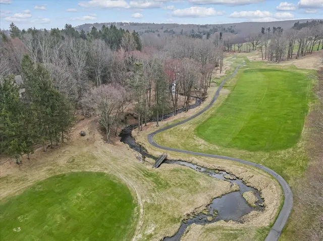 $199,000 | 2181 Oak Hill Drive, Canadensis, PA 18325