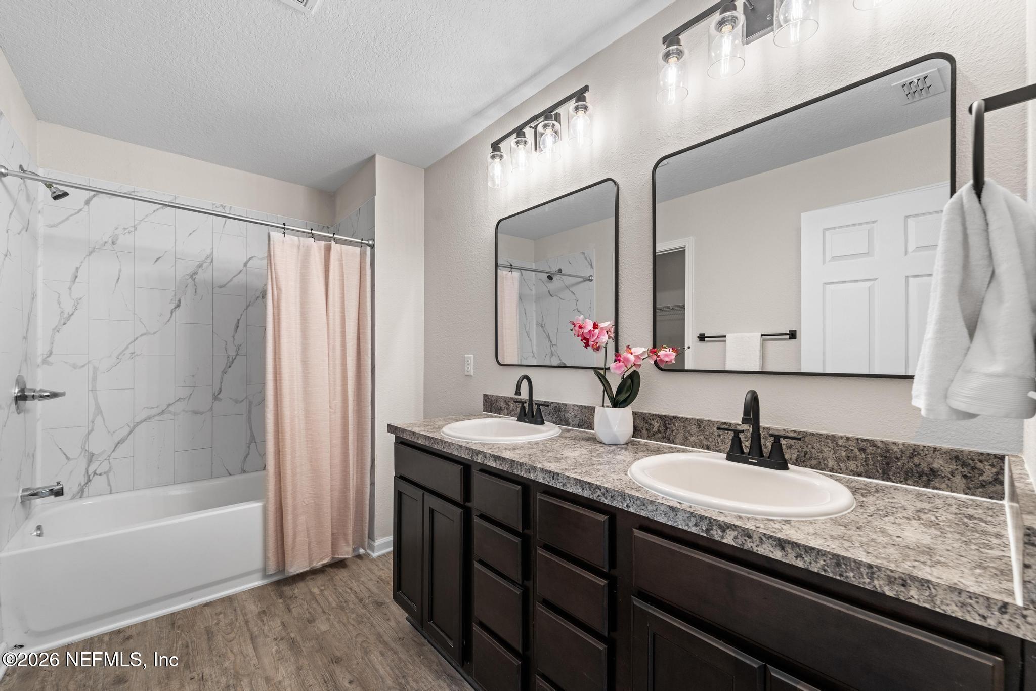 5529 Nettie Road Jacksonville, FL 32207 - Photo 12 of 22 Primary Ensuite