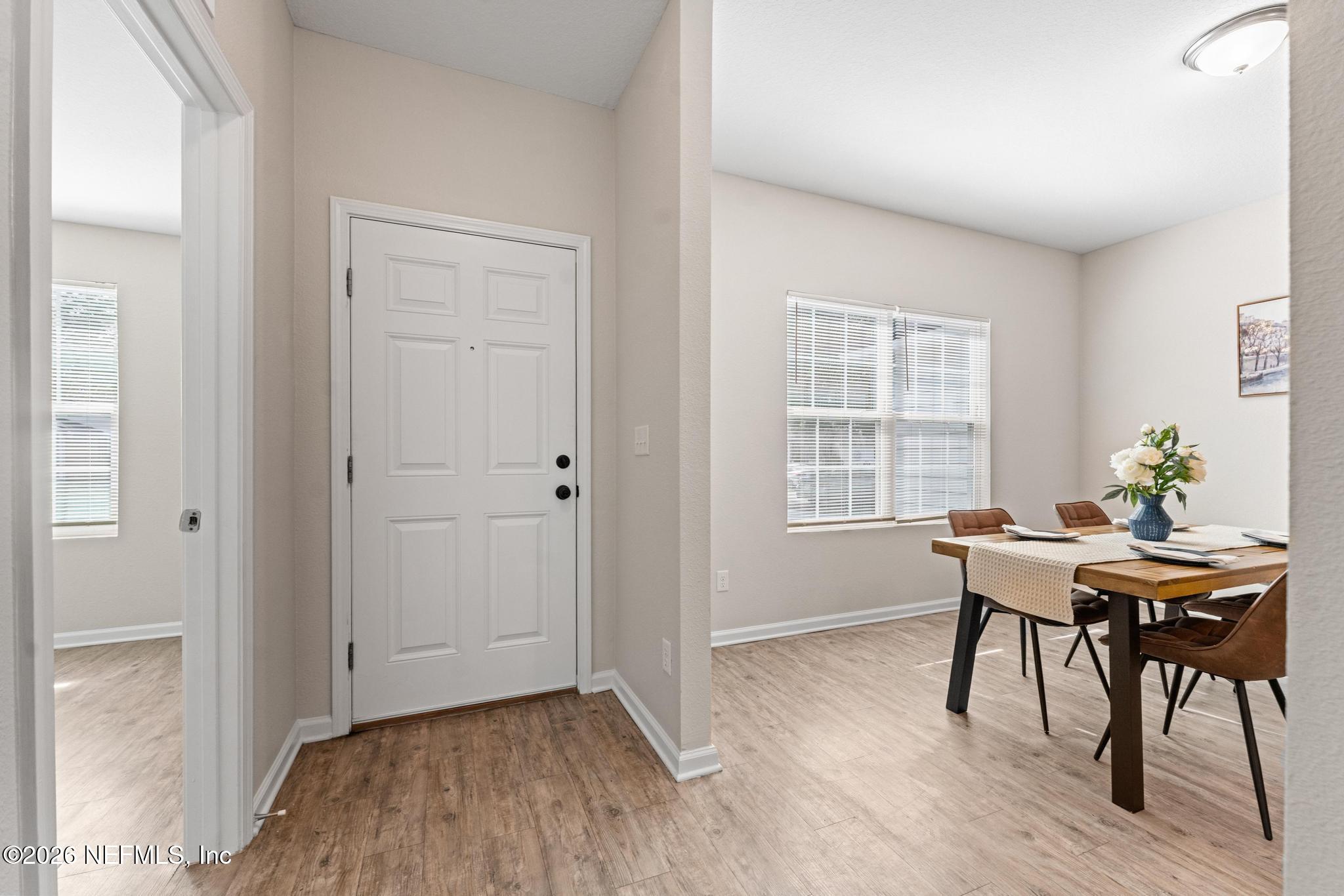 5529 Nettie Road Jacksonville, FL 32207 - Photo 7 of 22 Foyer