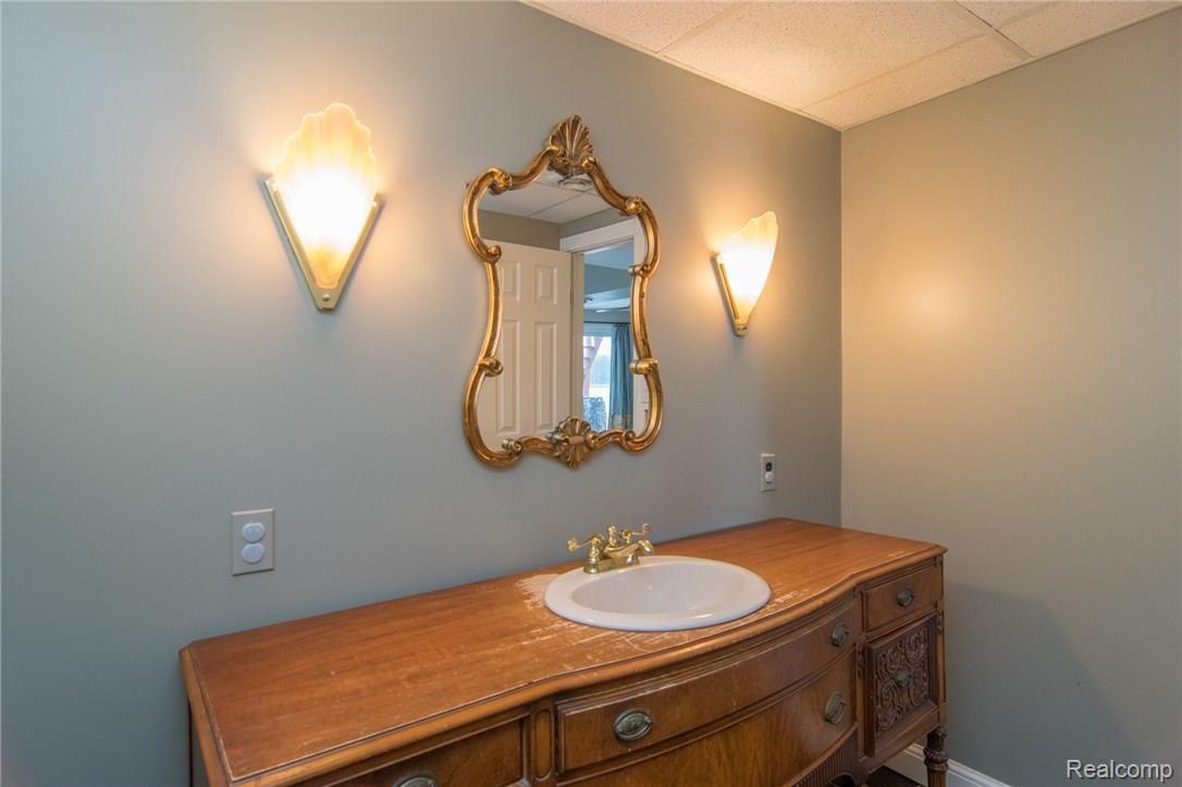 5299 Wayne Road White Lake, MI 48383 - Photo 38 of 52 DSC_0129.jpg