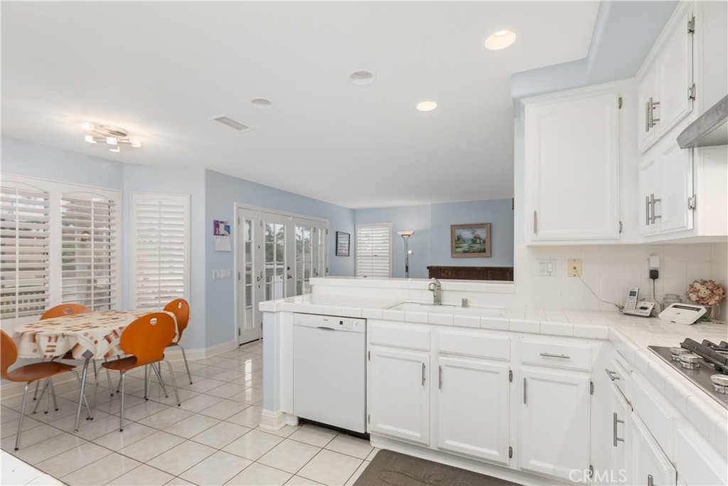 1874 Natalie Lane Riverside, CA 92506 - Photo 21 of 40