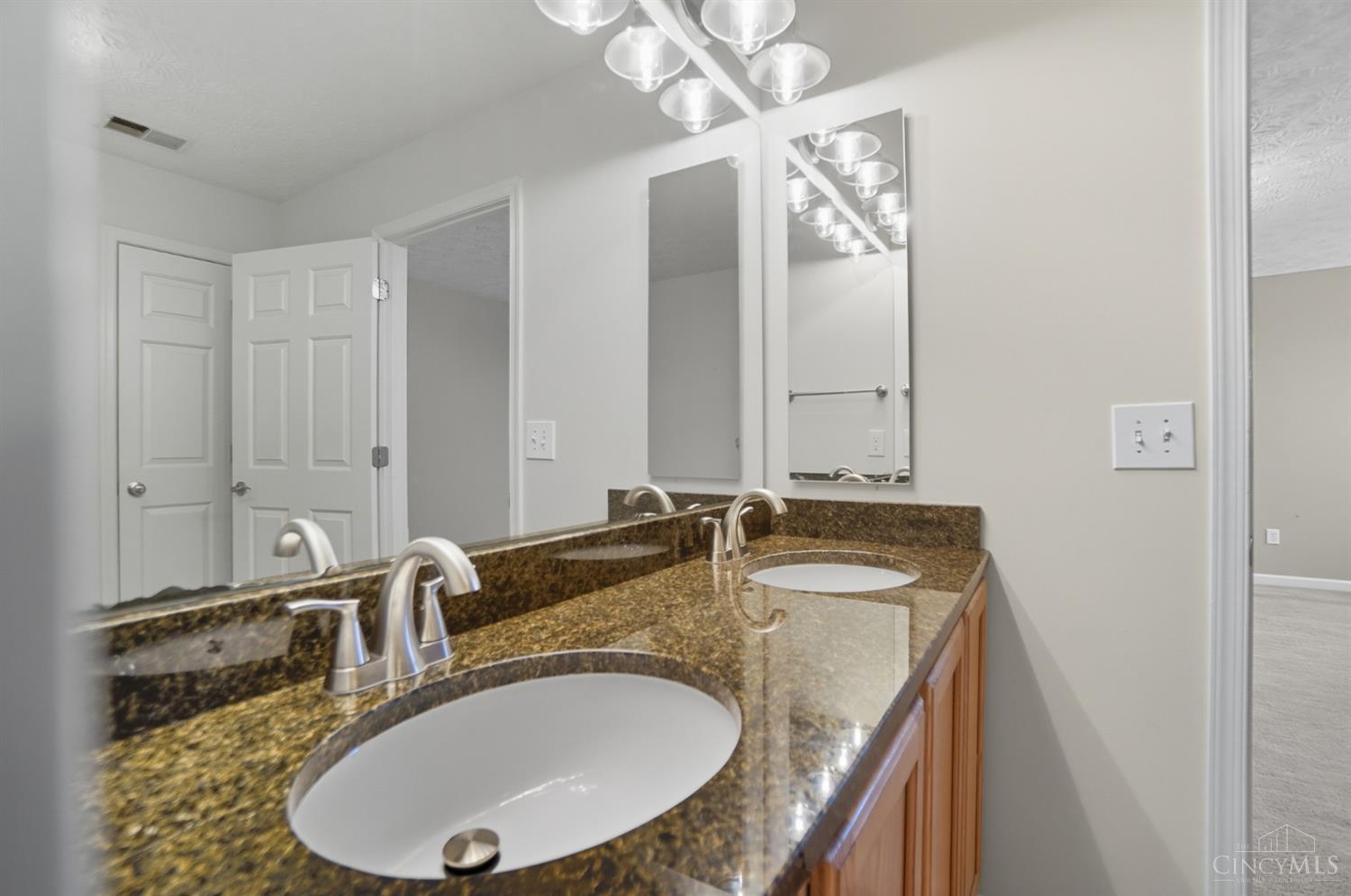 5472 Gwendolyn Ridge Cincinnati, OH 45238 - Photo 42 of 79 Gallery Image 42
