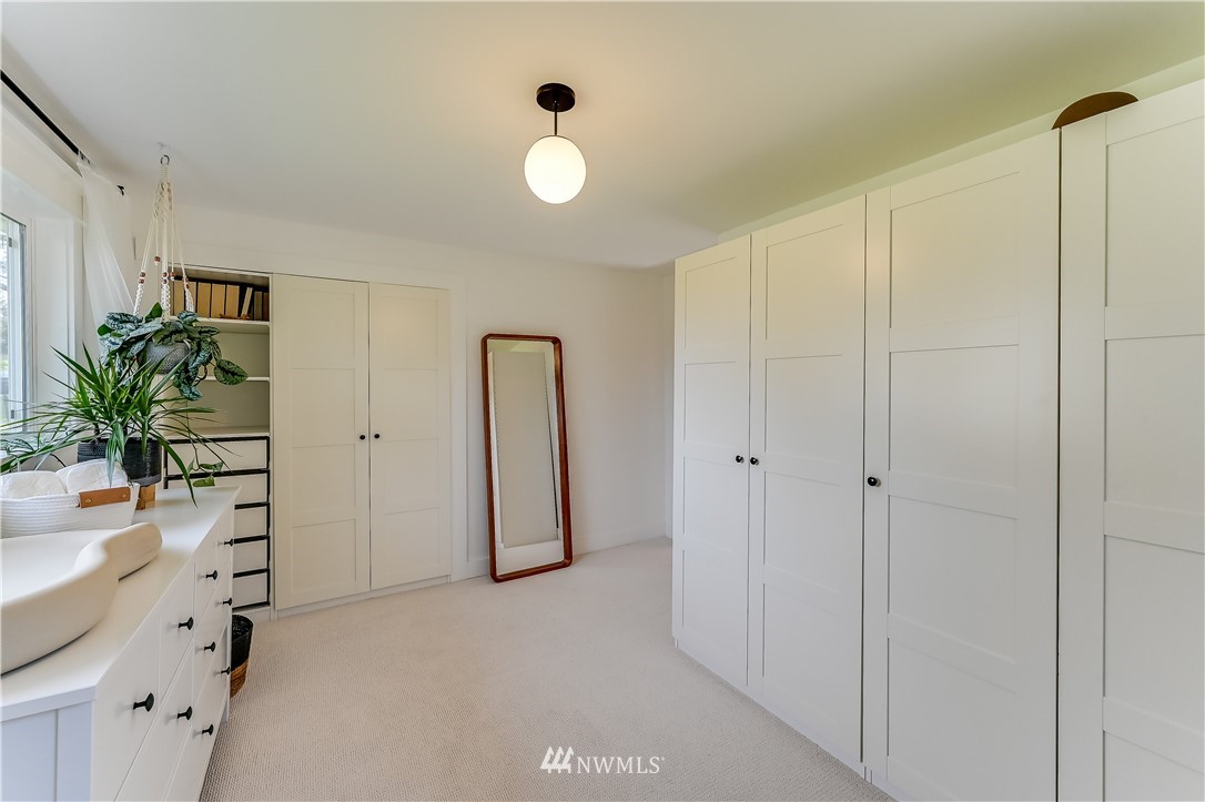 7916 199th Street Southwest Edmonds, WA 98026 - Photo 16 of 25 Gallery Image 16