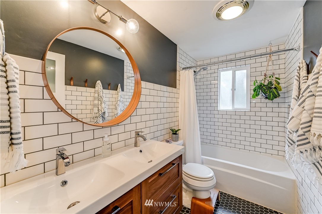 7916 199th Street Southwest Edmonds, WA 98026 - Photo 21 of 25 Gallery Image 21